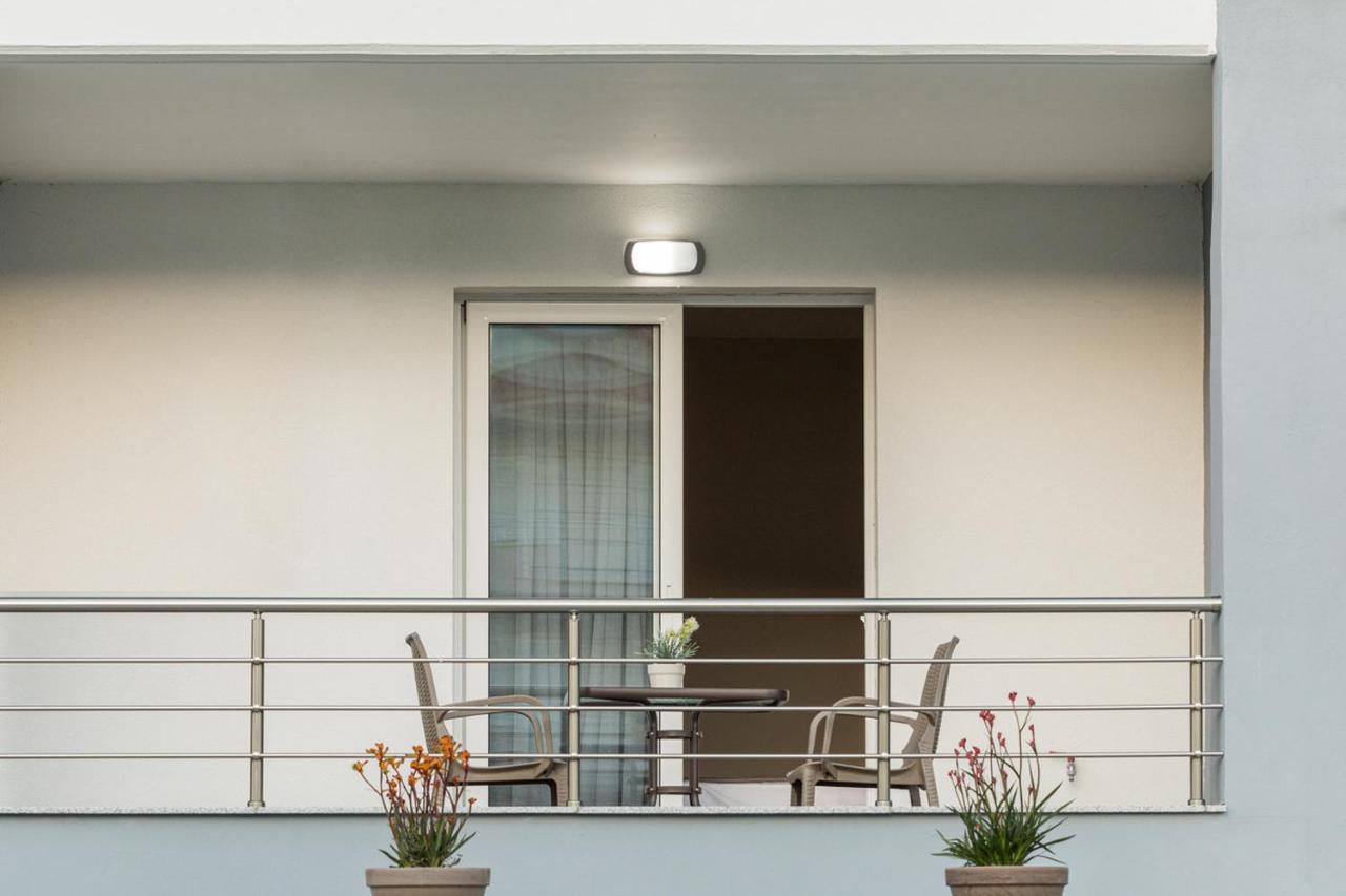 Sunshine Apartments 렙토카리아 외부 사진